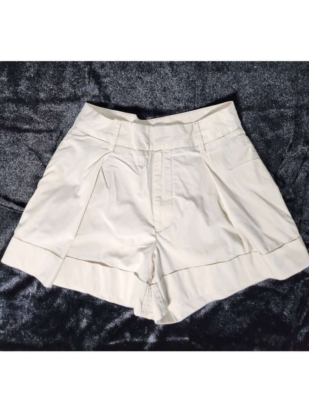 Banana Republic Tailored Poplin Shorts Womens 4 Cream Pleated Chino Stretch